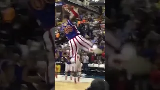 Like these dunks? Come see us on our world tour! #harlemglobetrotters #shorts