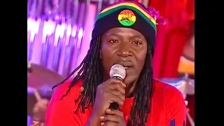 Alpha Blondy - Une petite larme m'a trahi en Live sur TV5