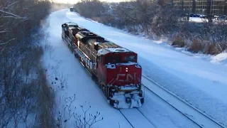 CN LOCOMOTIVES DASHING THROUGH THE SNOW IN MONTREAL 2-11-20