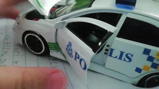 Replikasi kereta polis malaysia