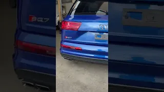 Audi SQ7 Angry revs