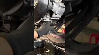 Honda Sh350i oil change - Motul 300v