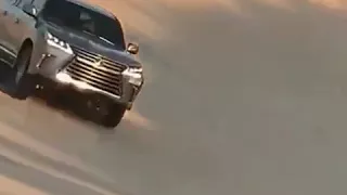 Арабский дрифт на  LEXUS lx570