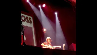 Ian Moss - Amateur video of Ian's beautiful version of Choir Girl 2021