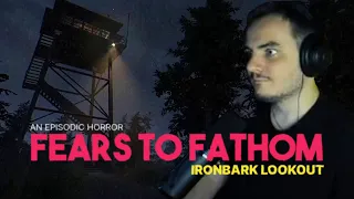 Мэддисон сидит под кроватью в Fears to Fathom