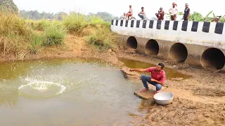 Fishing Video😱 || Traditional boy fishing in the village canal will amaze everyone || Best hook trap