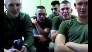 US MARINES reaction 2 girls 1 finger