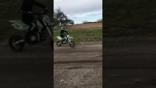 Pitbike 140 vs supermoto 400 :-)