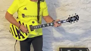 John Oates of Hall & Oates performs the Gibson Guitar Riff | Nashville SC