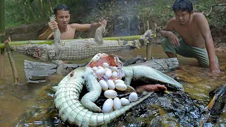 Amazing Two Brother Catch Crocodile Egg to Cook Eating to Survival