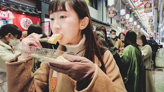 【京都旅遊】錦市場美食散步😋豆乳甜甜圈、海鰻天婦羅、奶油紅豆鯛魚燒、豆皮奶油可樂餅、史努比茶屋｜關西京都自由行｜實彩子Misako’s Vlog