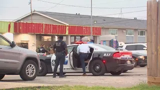 SWAT scene at Dallas, Texas apartment complex