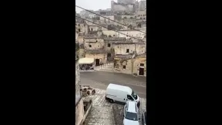 Maltempo a Matera, le strade diventano fiumi