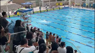 4×50 freestyle race