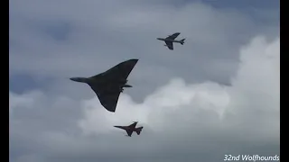 Avro Vulcan howl Demo - Volkel Airshow 2009 - Awesome | 32ndwolfhounds