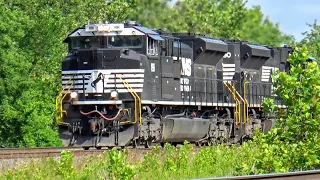 Pure EMD Manifest in Notch 8 heads East through Edgeworth, PA on the Fort Wayne Line - 7/3/2019