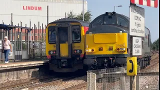 *Double Stay-Class 37* Hykeham Station Level Crossing (Lincolnshire) Tuesday 21.09.2021