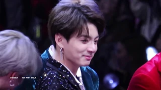 181214 MAMA BTS 방탄소년단 Artist Of The Year JungKook cryingㅠㅠ