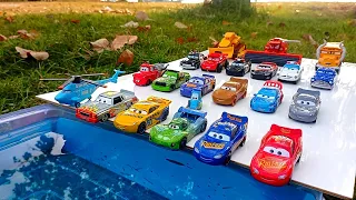 Disney Pixar Cars : Lightning Mcqueen, Cruz, Mater, Hudson, Guido, Finn, Sheriff, Frank, Fritter