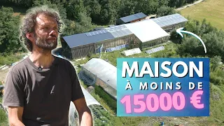 Il a construit une MAISON SOUS SERRE en TERRE PAILLE pour moins de 15000 EUROS en AUTONOMIE