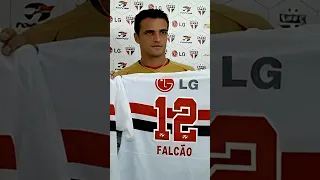 FALCÃO DO FUTSAL JOGANDO FUTEBOL DE CAMPO PELO SÃO PAULO!