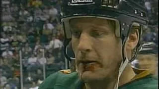 [Vintage] Derian Hatcher destroys Jeremy Roenick