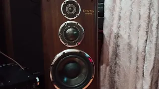 Trio KA-2200 against Kenwood KA-7050R and Onkyo D-77XG.