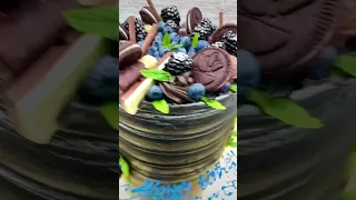 Chocolate cake #cake #cakesbytaya #birthdaycake #chocolatecake #berrycake #cakedecorating
