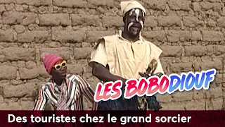 Des touristes chez le grand sorcier- Les Bobodiouf - Saison 1 - Épisode 38