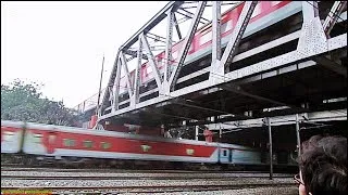 Rare Crossing : Rajdhani Express Over Rajdhani Express..!!