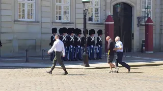 Unidentified man tried to injure the Danish Royal Guards with some package in his hand
