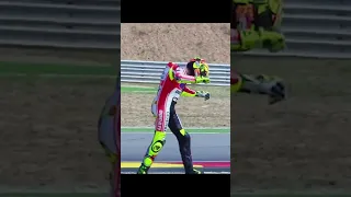 DUCATI harus Terimakasih ke Valentino Rossi !! Sarannya masih dipakai di Desmosedici GP22 #shorts