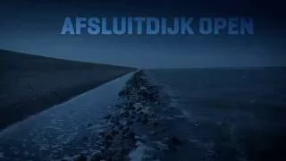 Duizenden hardlopers over Icoon de Afsluitdijk