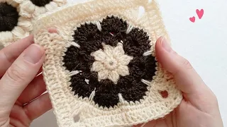 Вяжем бабушкин квадрат "африканский цветок" 🌼🤎  Crochet with 💞