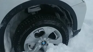 Тест: как ведёт себя полный привод xDrive BMW в снегу. Называется прокатились на ватрушке :)