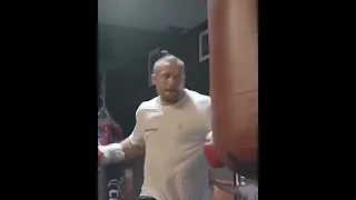 Oleksandr Usyk rare POWER SHOTS on bag! #oleksandrusyk #usykjoshua2 #undisputed