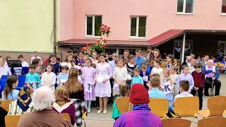 христианская песня  "В день чудесный Воскресенья..."