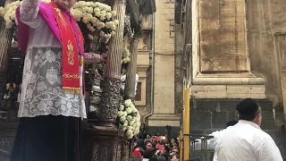 Sant’Agata scende da via Crociferi