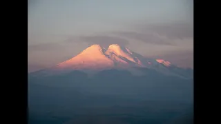 Эльбрус рассвет Вид с плато Канжал (таймлапс) Elbrus sunrise View from Plateau Kanjal (timelapse)