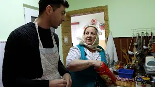 Bunica mă învață să gătesc