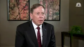 Putin’s reality on the battlefield is desperate, says retired Gen. David Petraeus