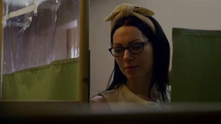 Alex & Nicky | bathroom | S5E07 | OITNB