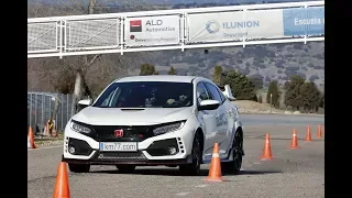 Honda Civic Type R 2017 - Maniobra de esquiva (moose test) y eslalon | km77.com