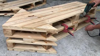 Amazing Carpenter's Design from Wooden Pallets - Making A Chair in The Shape of An Arrow