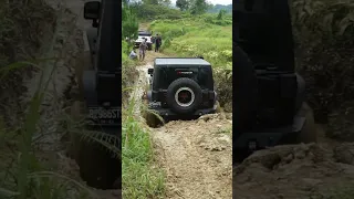 Jeep Wrangler JK Rubicon Crazy Torque in Mud 🔥😲🔥 #jeepwrangler #torque #offroad #shorts