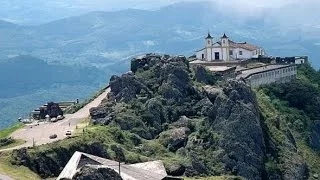 Subindo o Santuário da Piedade. Caminho do Sabarabuçu - ER