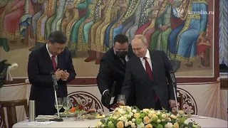 🇷🇺🇨🇳Путин на приёме поднял тост за здоровье Си Цзиньпина