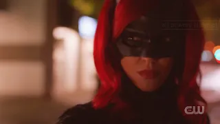 Batwoman- All Skills and Weapons from the show and crossovers