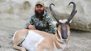 HUNTING DEER AND ANTELOPE IN WYOMING