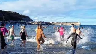 2021 NEW YEAR'S DAY DIP PORT ERIN | Port Erin Beach 🇮🇲 isle of man